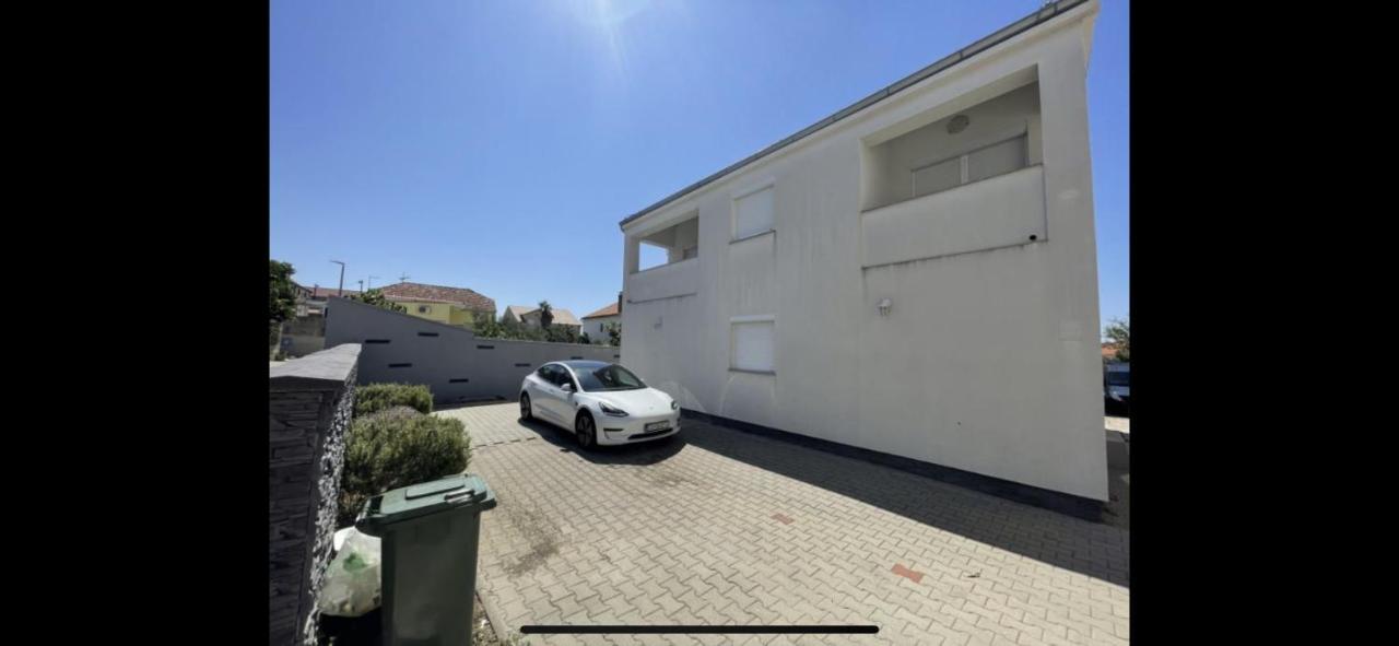 Apartmani Gavran Pirovac Eksteriør billede