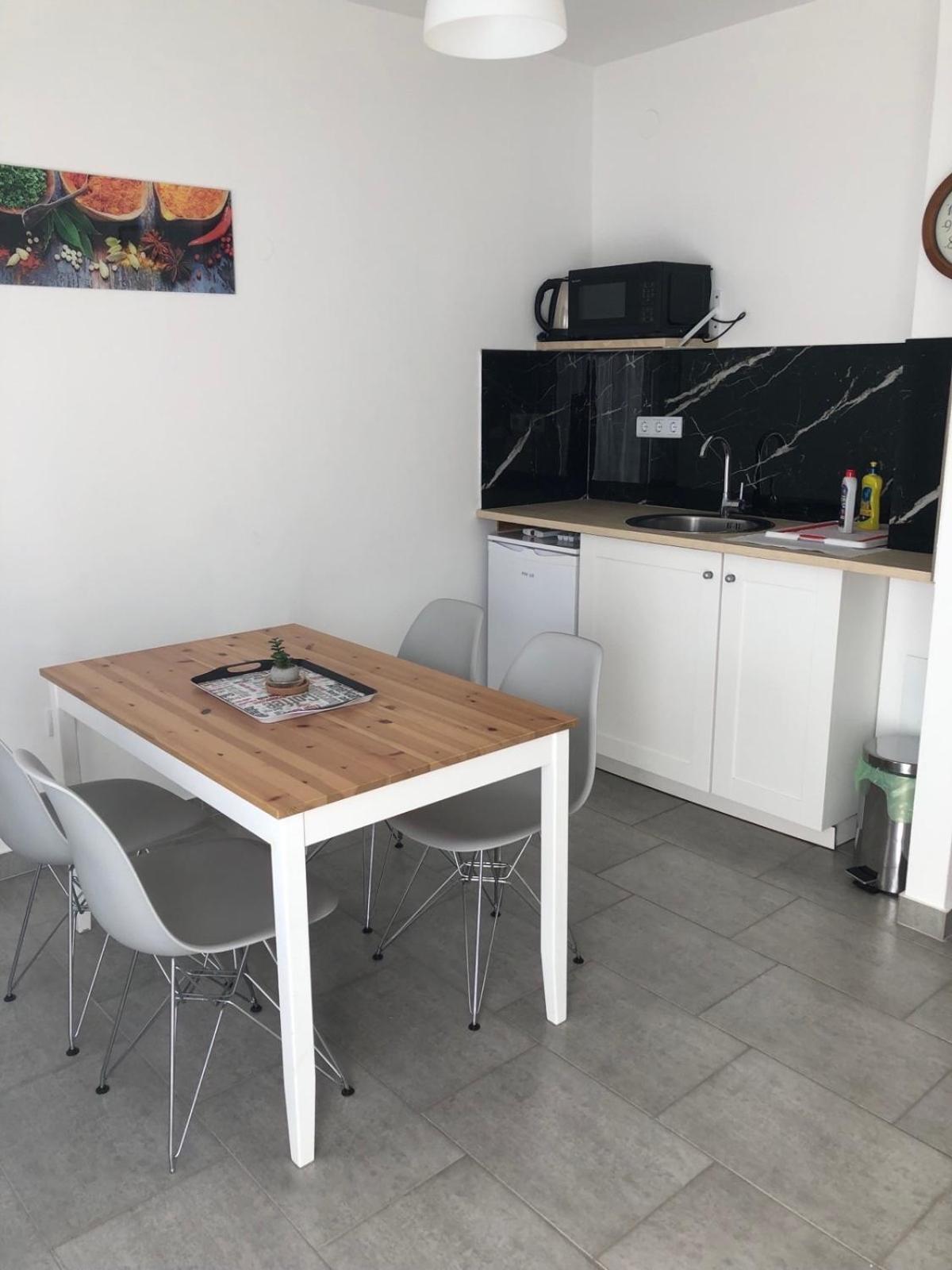 Apartmani Gavran Pirovac Eksteriør billede